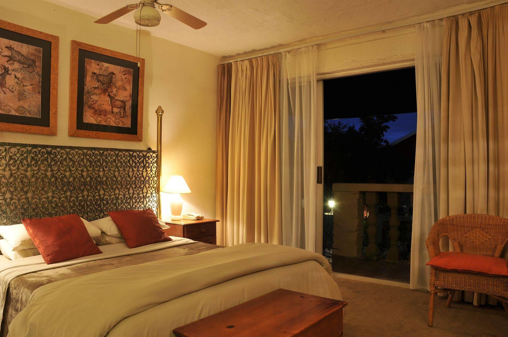 Bed and Breakfast Sunset Manor Mbombela Екстер'єр фото