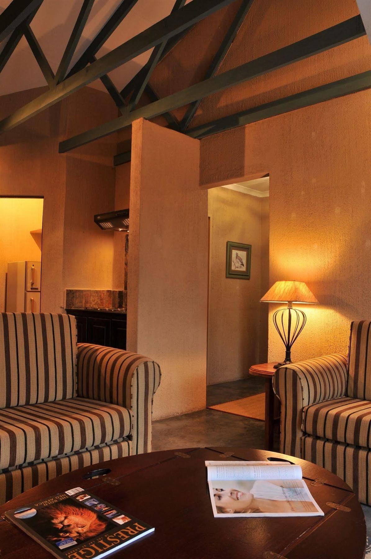 Bed and Breakfast Sunset Manor Mbombela Екстер'єр фото
